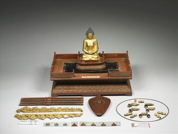 木胎金漆阿彌陀佛像