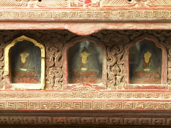 剔紅佛龕座頂