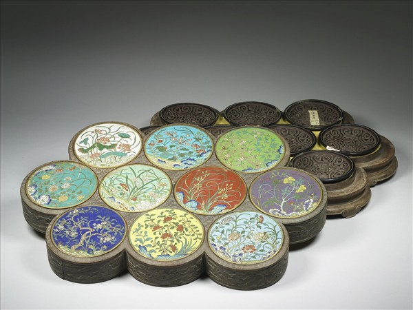 嵌掐絲琺瑯十連木盒