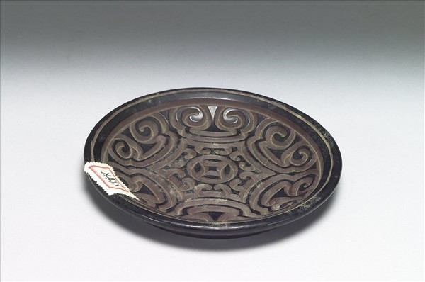 剔犀如意雲紋小圓盤