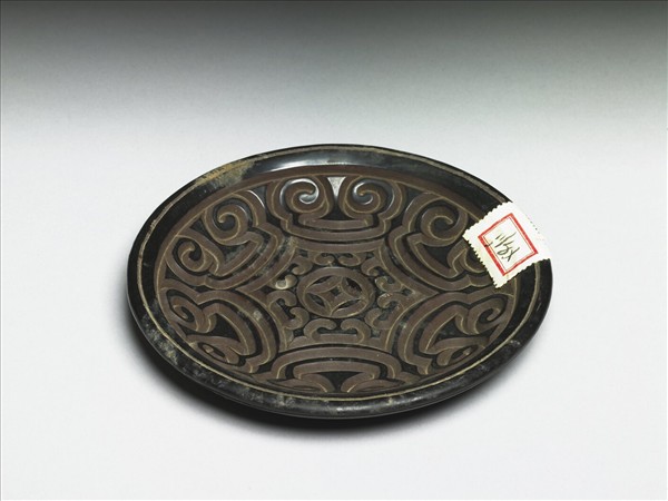 剔犀如意雲紋小圓盤