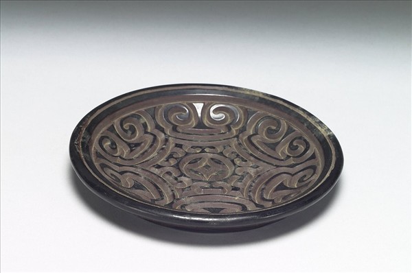 剔犀如意雲紋小圓盤