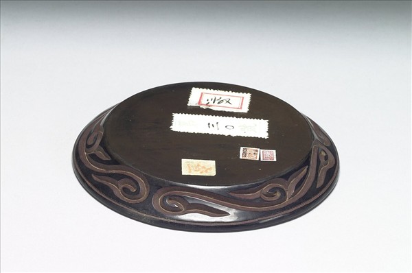 剔犀如意雲紋小圓盤