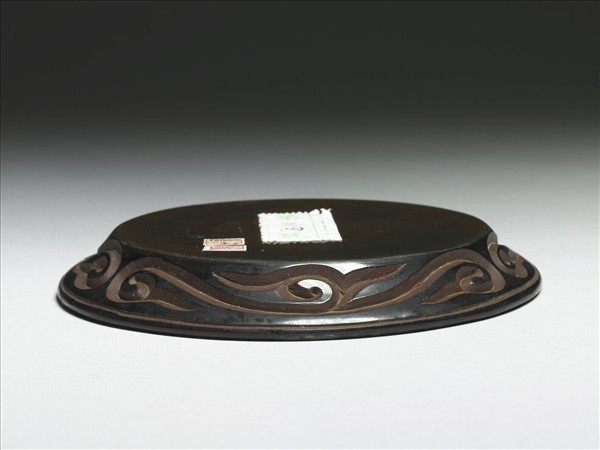 剔犀如意雲紋小圓盤