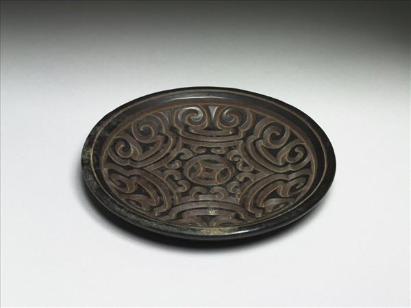 剔犀如意雲紋小圓盤