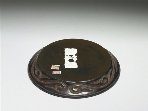 剔犀如意雲紋小圓盤