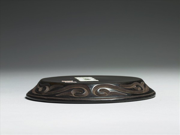 剔犀如意雲紋小圓盤