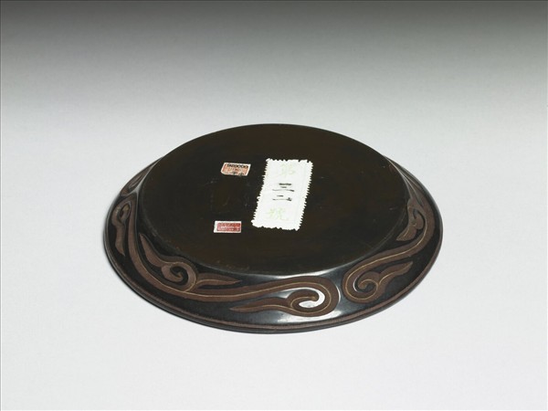 剔犀如意雲紋小圓盤