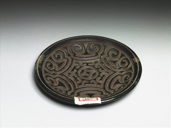 剔犀如意雲紋小圓盤