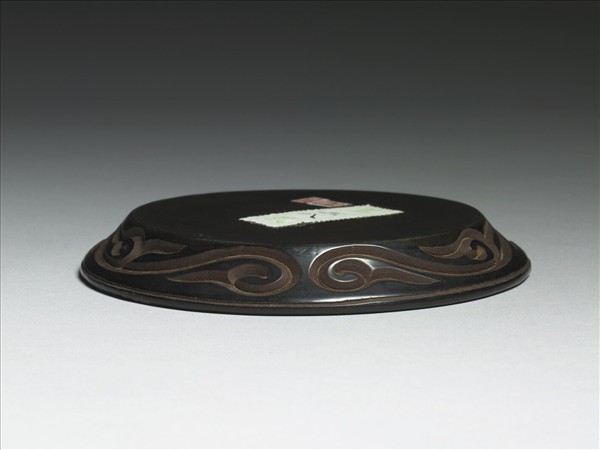 剔犀如意雲紋小圓盤