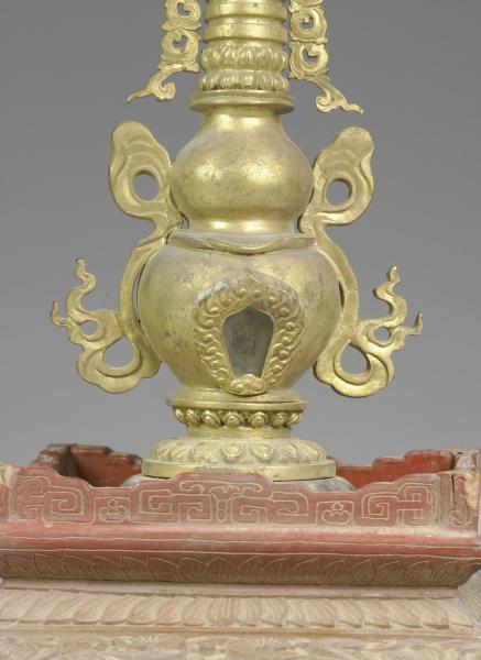 紅雕漆窩角方龕