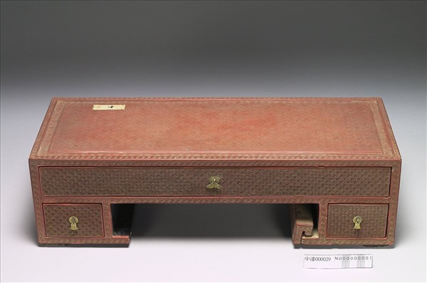 剔紅卍字不斷紋座