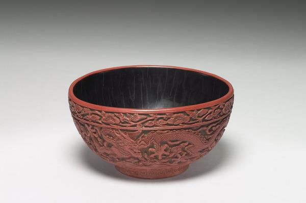 剔紅萬壽龍紋碗