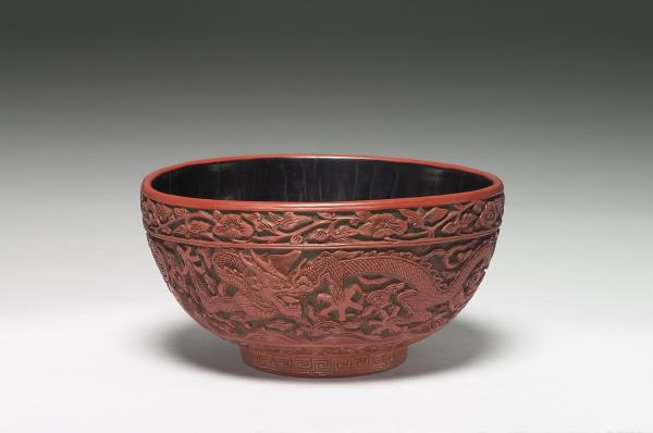 剔紅萬壽龍紋碗