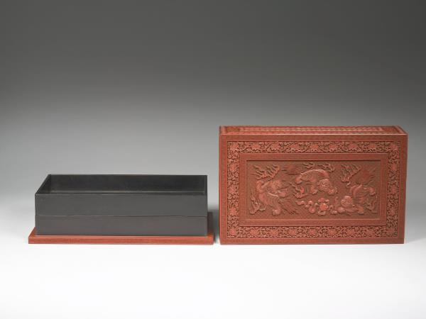 剔紅三獅戲球紋長方匣