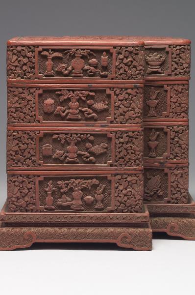 剔紅博古花卉龍紋方勝盒