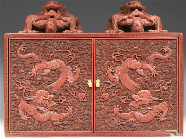 剔紅雲龍紋長方匣