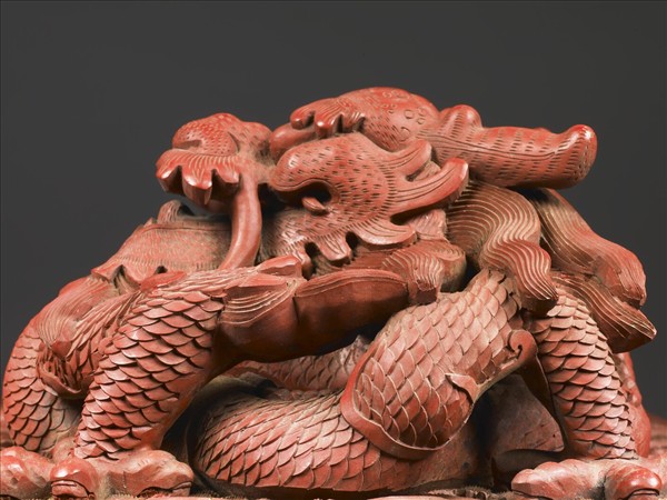 剔紅雲龍紋長方匣