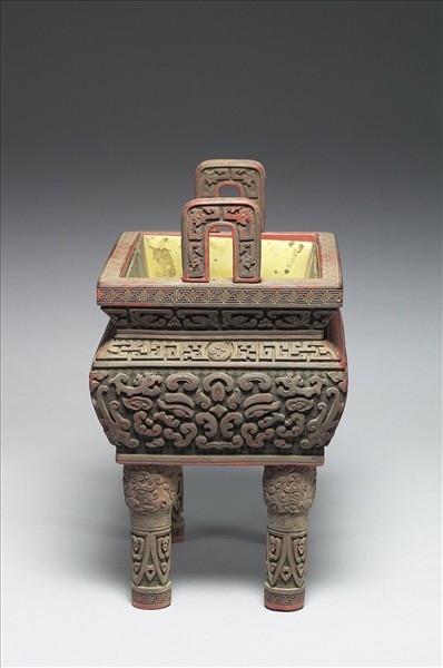 剔紅四足方爐