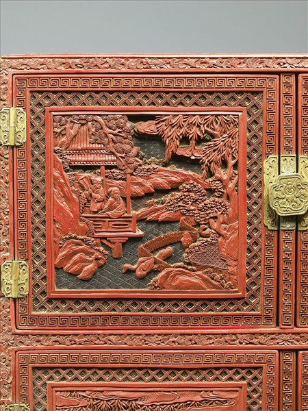 剔彩山水人物方櫃