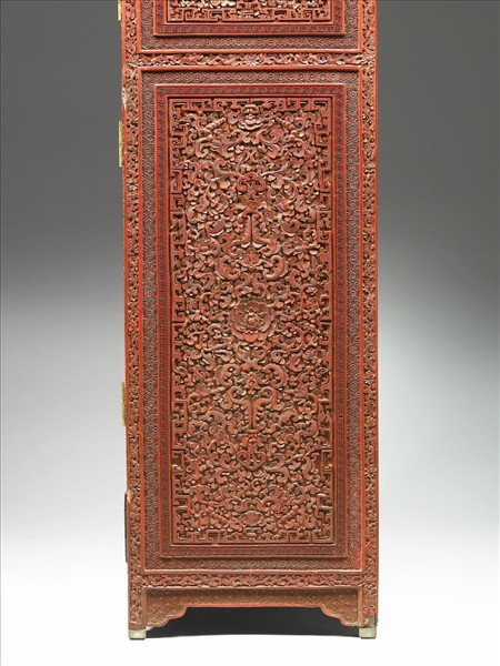 剔彩山水人物方櫃