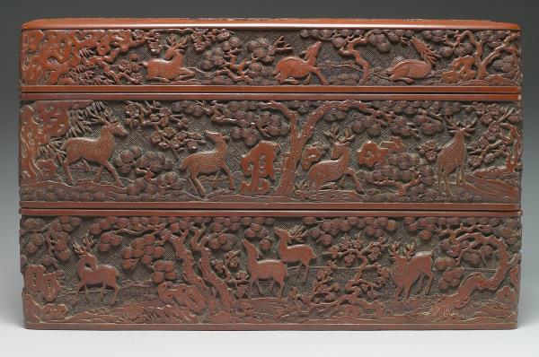 剔紅鹿苑長春圖多寶格長方盒