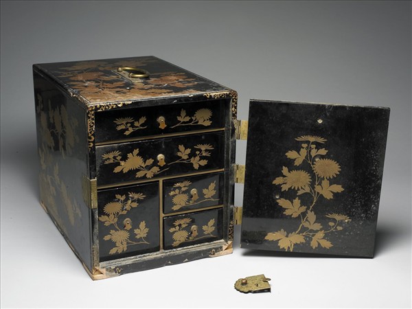 蒔繪秋菊紋漆盒