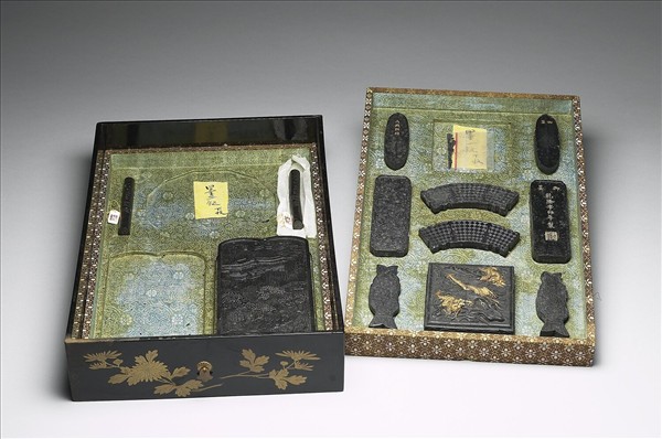 「內殿輕煤」御墨