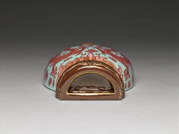 洋彩湖綠地紅龍紋雙耳轎瓶