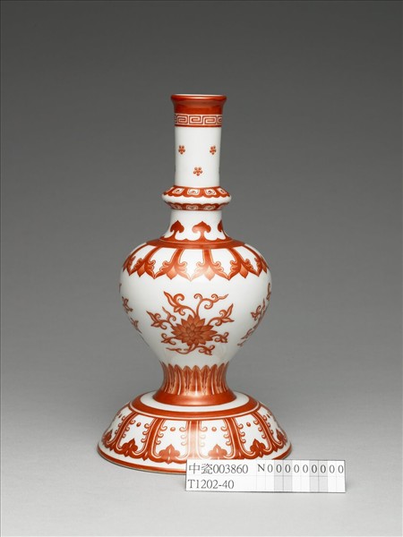 白瓷紅彩蓮紋甘露瓶
