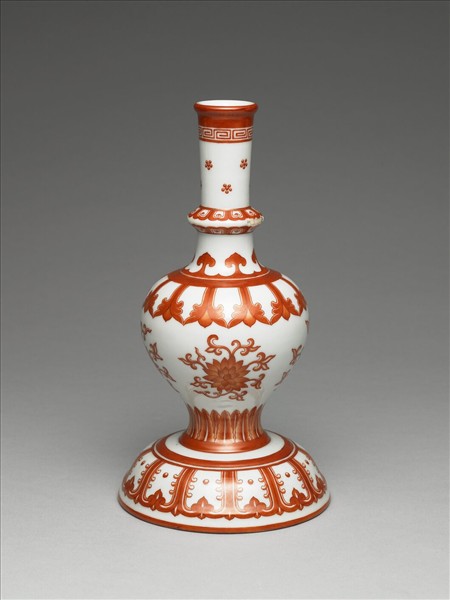 白瓷紅彩蓮紋甘露瓶