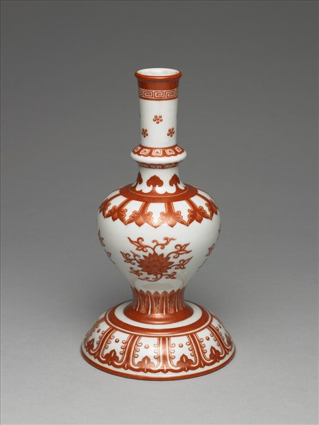 白瓷紅彩蓮紋甘露瓶