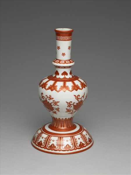 白瓷紅彩蓮紋甘露瓶