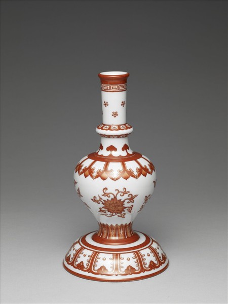 白瓷紅彩蓮紋甘露瓶