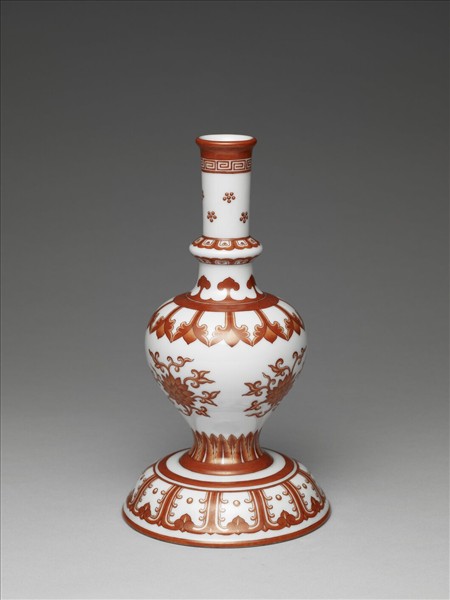 白瓷紅彩蓮紋甘露瓶