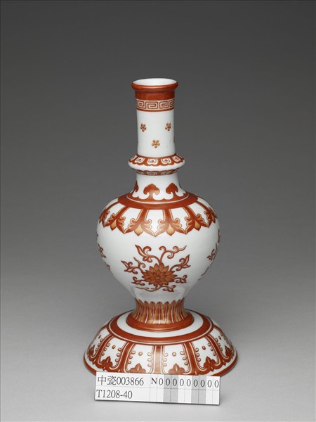 白瓷紅彩蓮紋甘露瓶