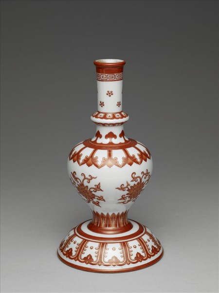 白瓷紅彩蓮紋甘露瓶