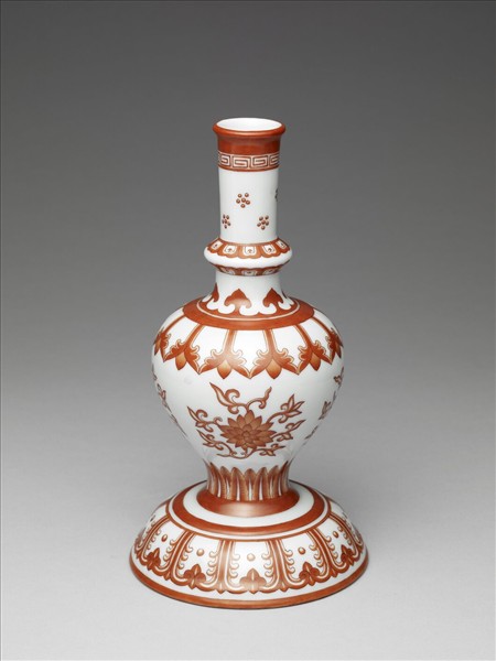 白瓷紅彩蓮紋甘露瓶