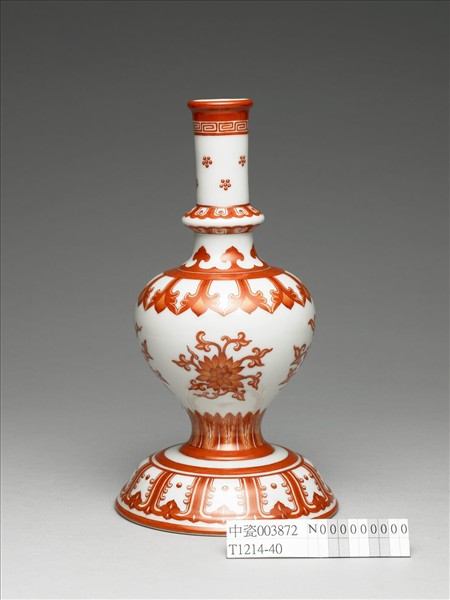 白瓷紅彩蓮紋甘露瓶