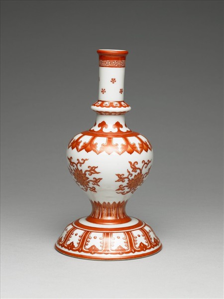 白瓷紅彩蓮紋甘露瓶