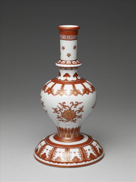 白瓷紅彩蓮紋甘露瓶