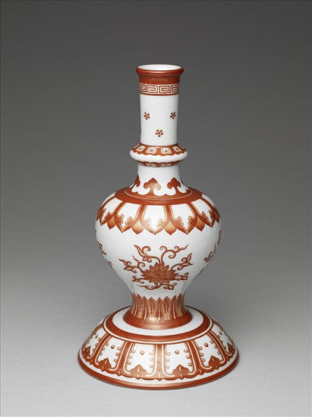 白瓷紅彩蓮紋甘露瓶