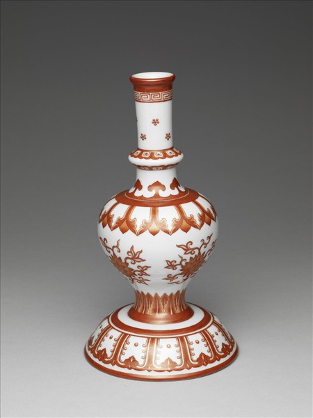 白瓷紅彩蓮紋甘露瓶