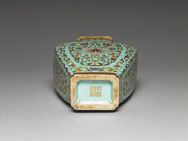 綠地錦上添花雙耳四方瓶