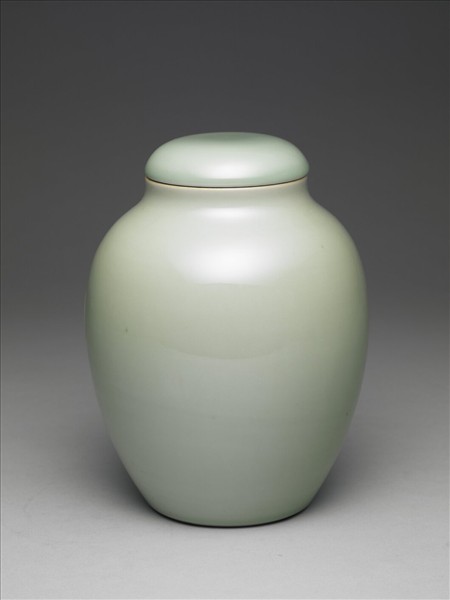 冬青釉蓋罐
