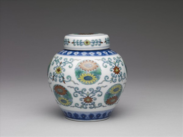 鬥彩團花紋蓋罐