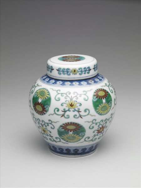 鬥彩團花紋蓋罐