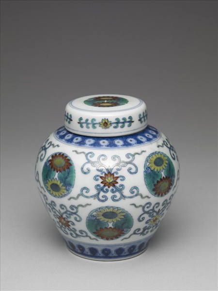 鬥彩團花紋蓋罐