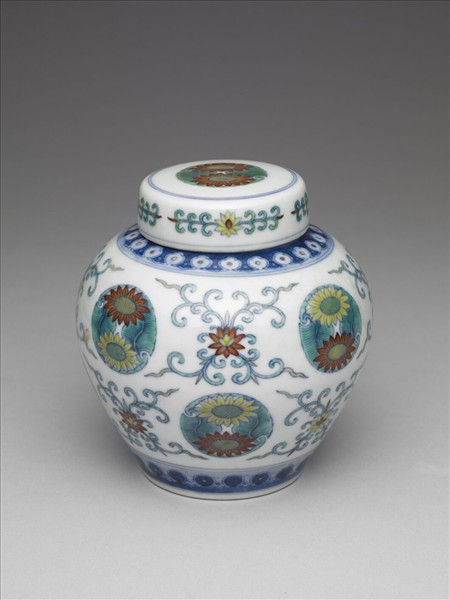 鬥彩團花紋蓋罐