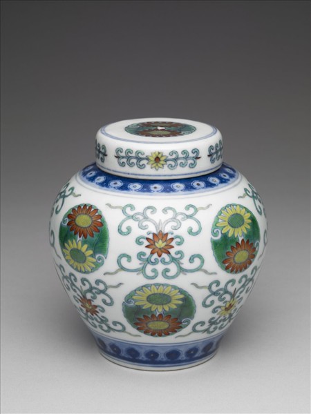 鬥彩團花紋蓋罐